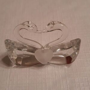 Two Kissing Swans 